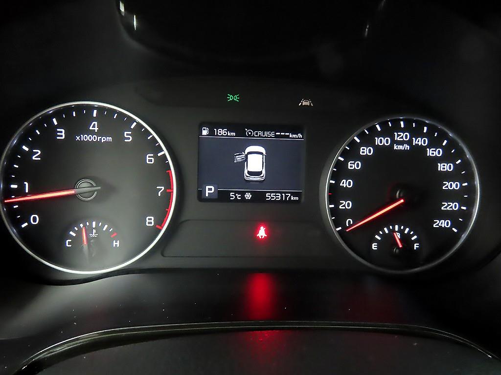 KIA Seltos - Vista 8