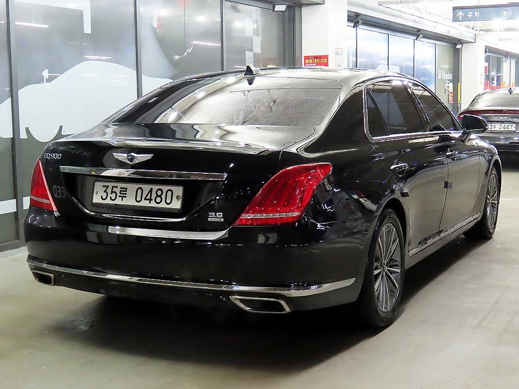 Genesis EQ900 - Vista 4