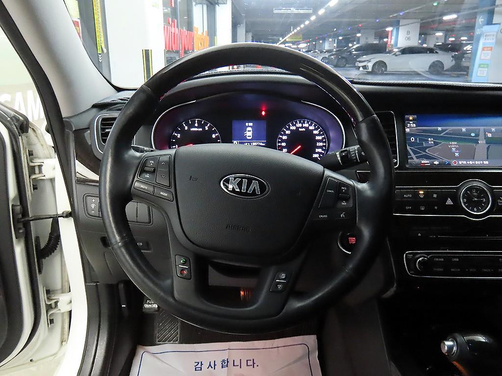 KIA K7 - Vista 8