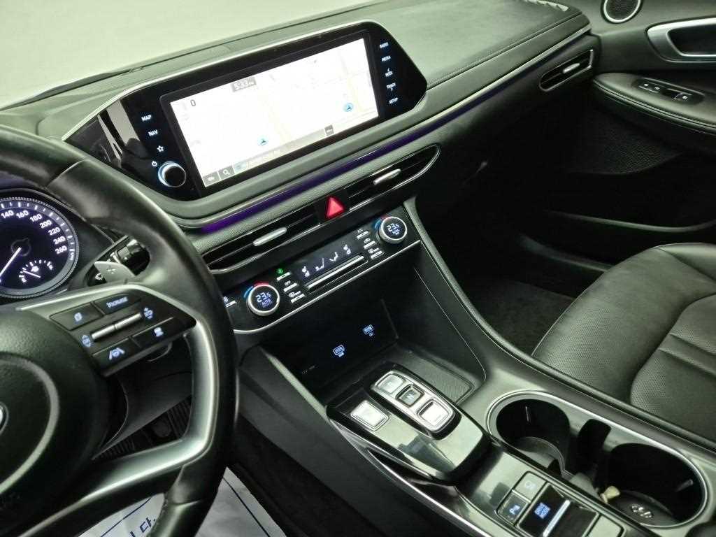 HYUNDAI Sonata - Vista 10