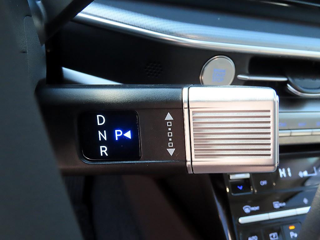 HYUNDAI Grandeur - Vista 11