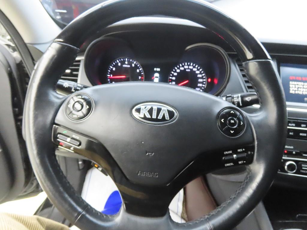 KIA K9 - Vista 8