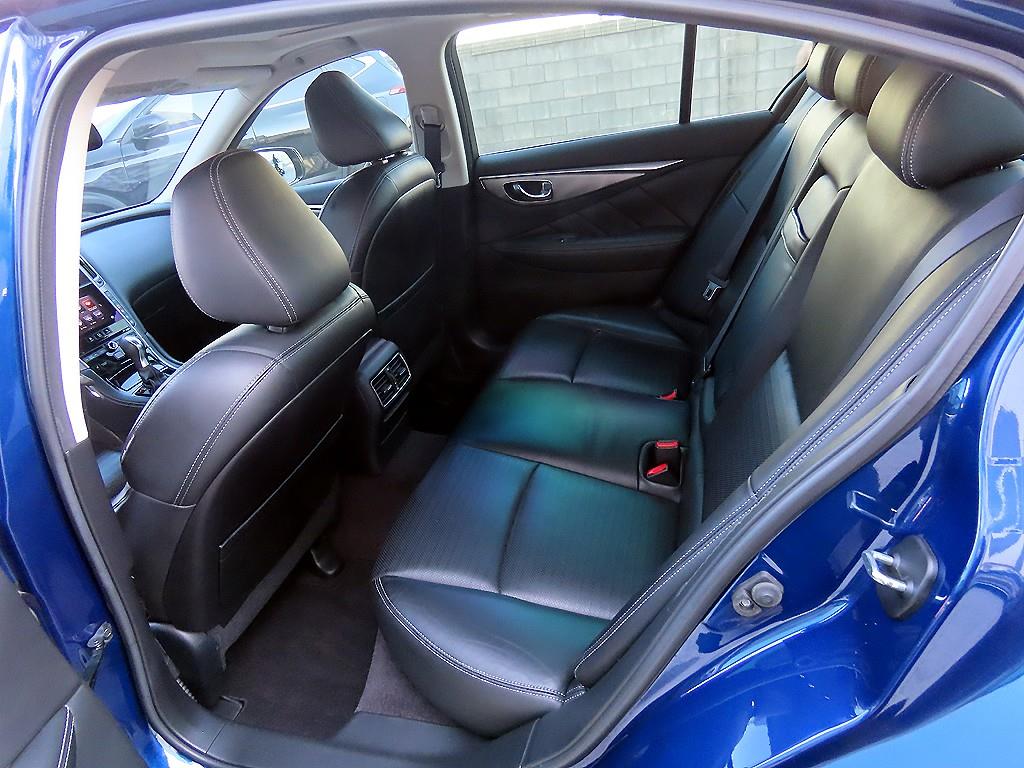 Infiniti Q - Vista 6