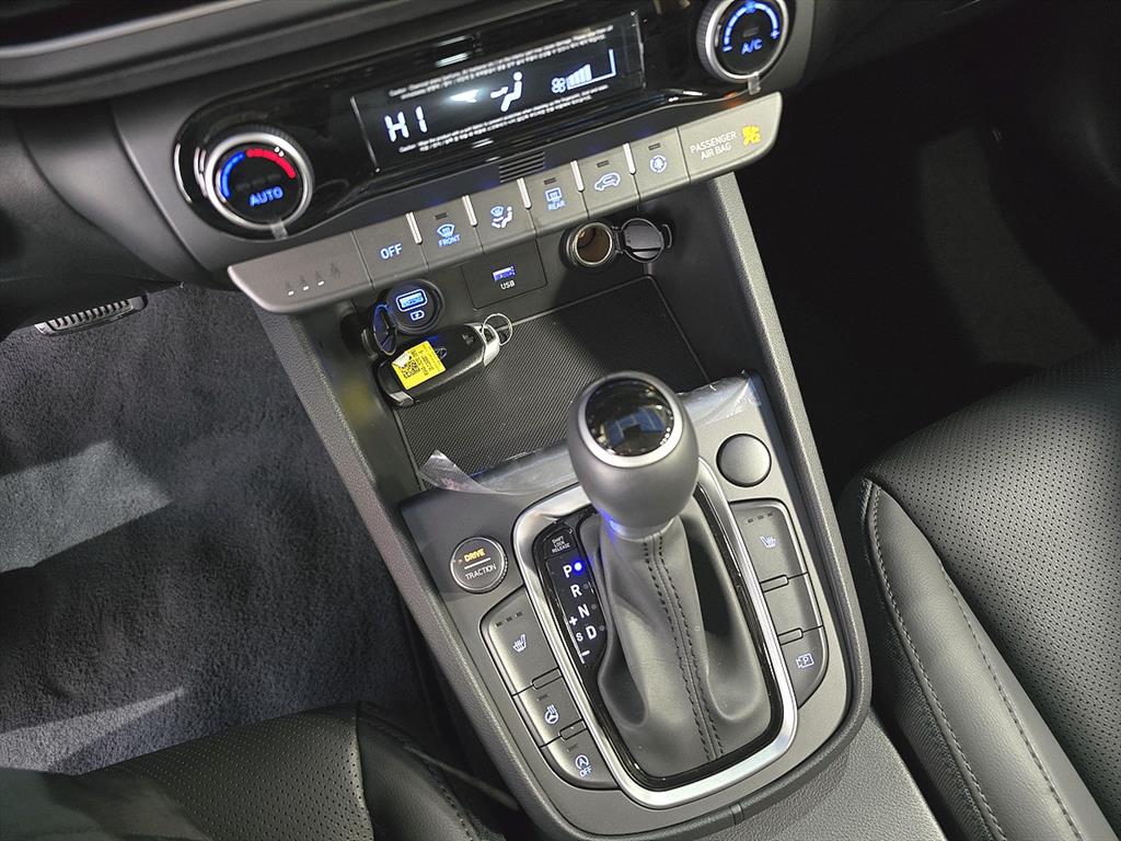 HYUNDAI Kona - Vista 12