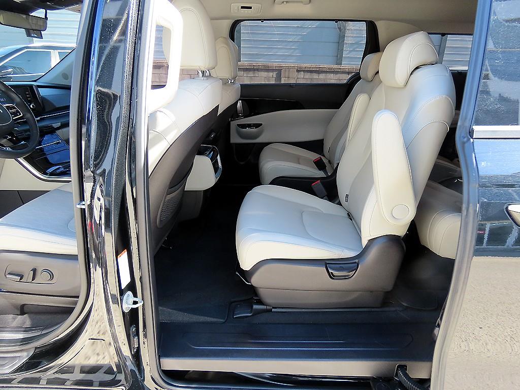 KIA Carnival - Vista 6