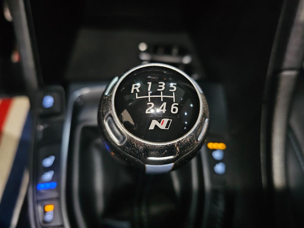 HYUNDAI Veloster 2019 Blanco - Importación desde Corea - HF Imports Iquique - Foto 15