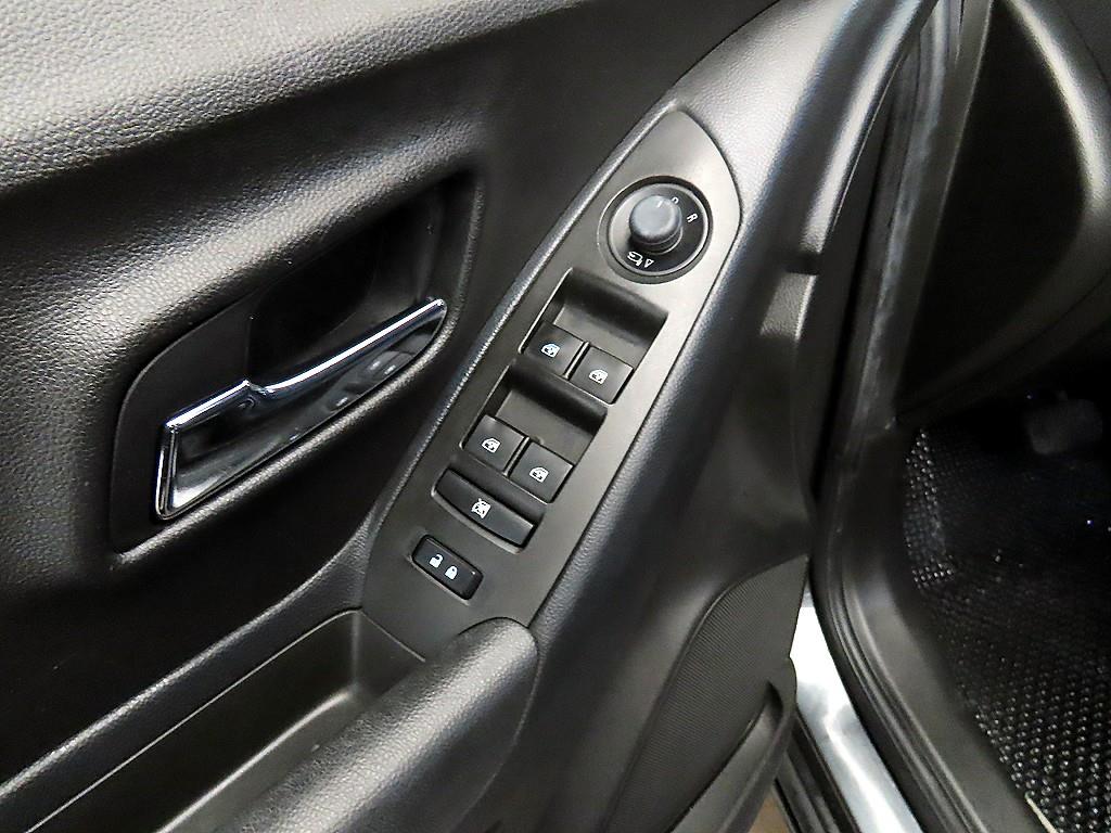 Chevrolet Trax 2016 Gris - Importación desde Corea - HF Imports Iquique - Foto 13