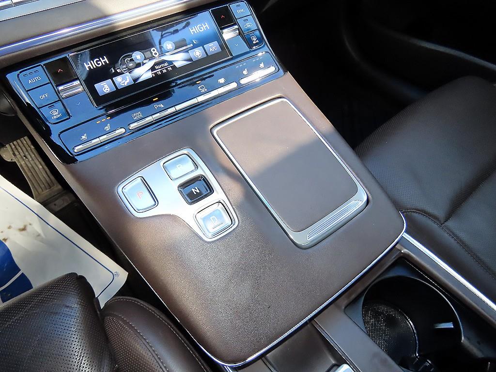 HYUNDAI Grandeur - Vista 10