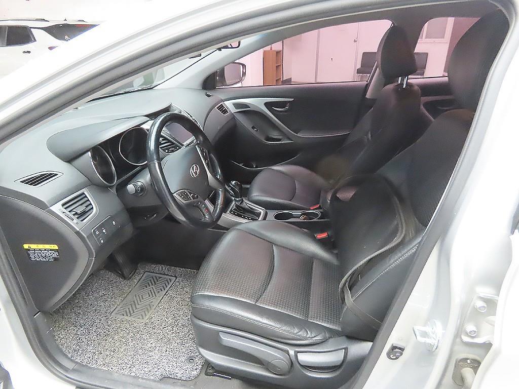 HYUNDAI Avante 2014 Plateado - Importación desde Corea - HF Imports Iquique - Foto 10