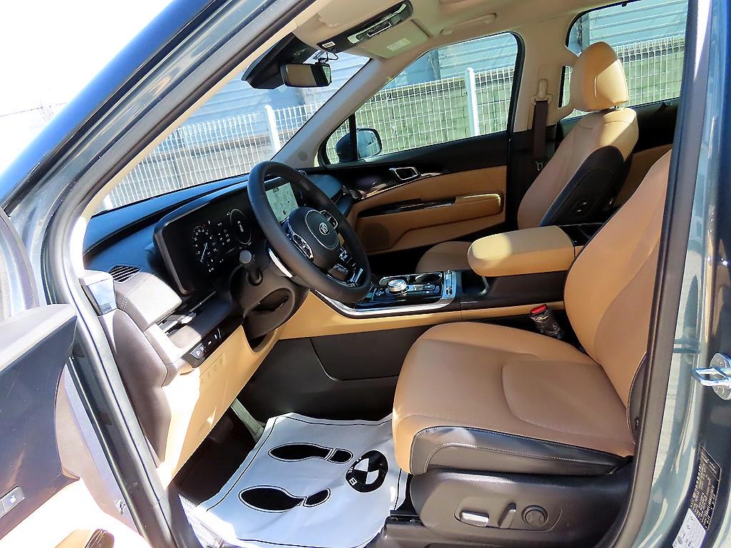 KIA Carnival - Vista 5