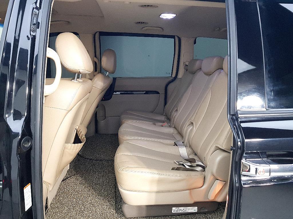 KIA Carnival - Vista 9