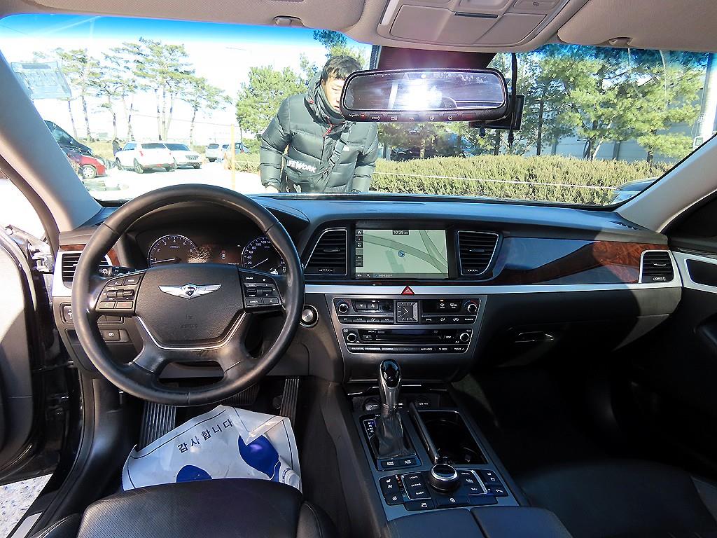 HYUNDAI Genesis - Vista 7