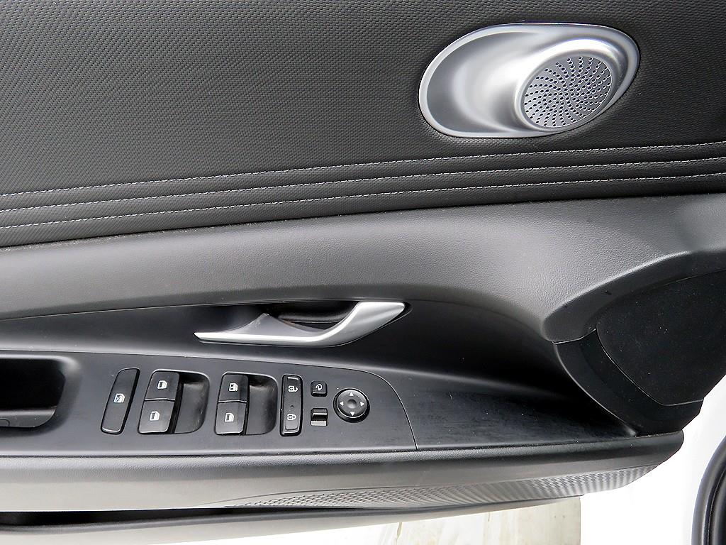 HYUNDAI Avante - Vista 8