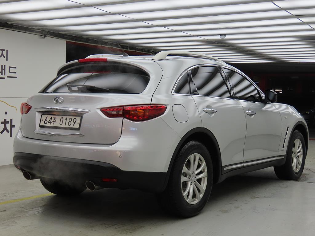 Infiniti FX - Vista 4