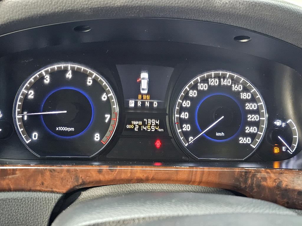 HYUNDAI Equus - Vista 7