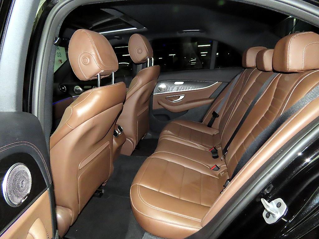 Mercedes Benz E class - Vista 7