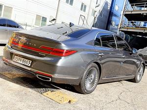 Genesis G90 - Vista 8