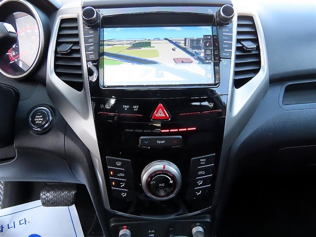 Ssangyong Tivoli 2016 Blanco - Importación desde Corea - HF Imports Iquique - Foto 14