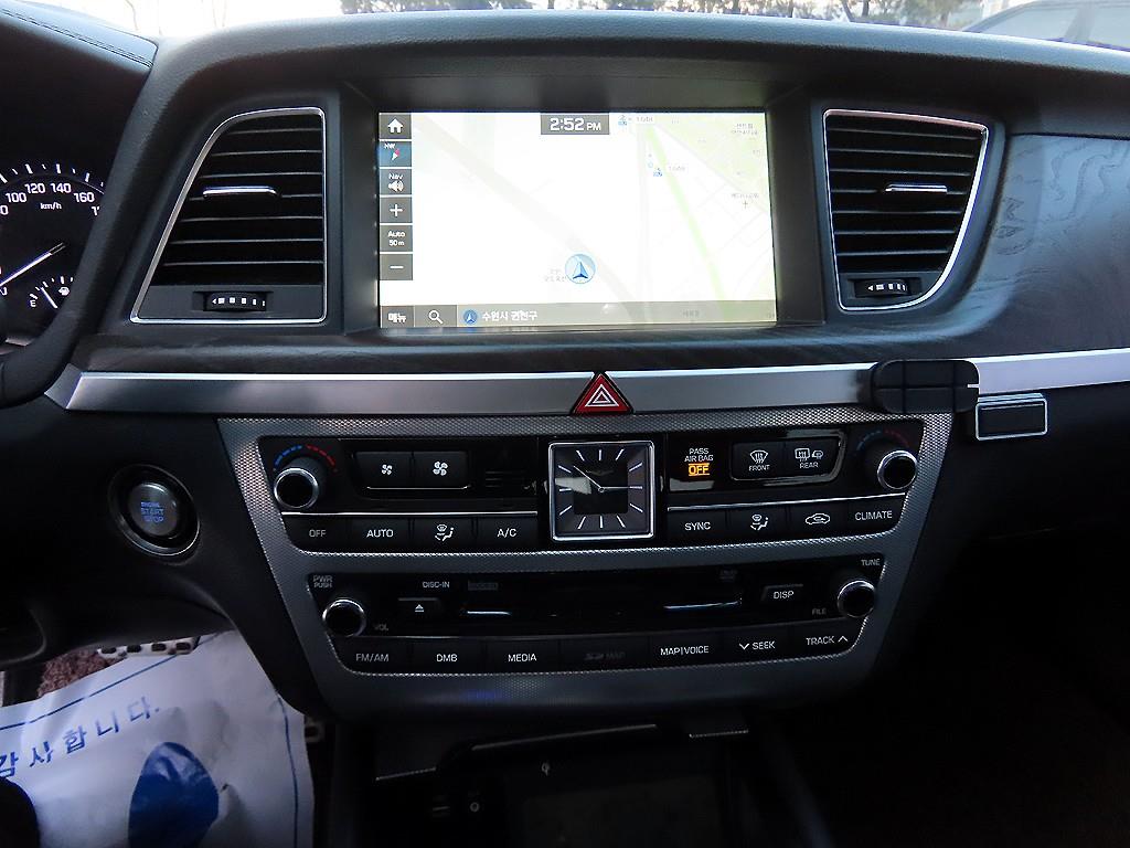 Genesis G80 - Vista 12