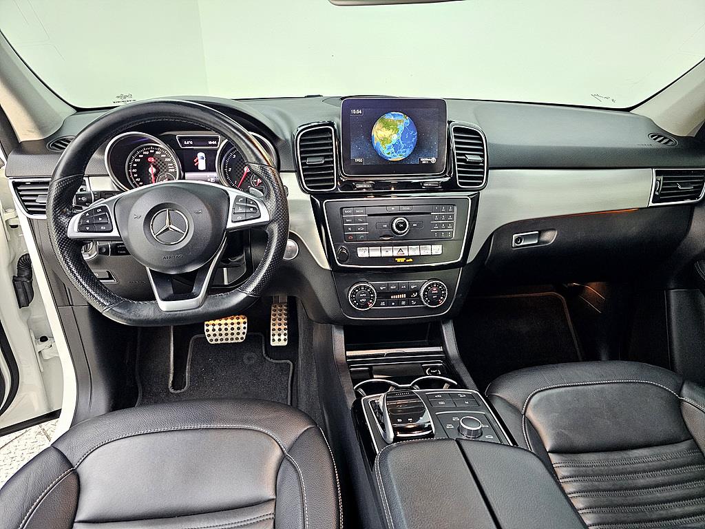 Mercedes Benz GLE Class - Vista 5