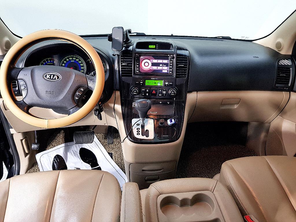 KIA Carnival - Vista 5