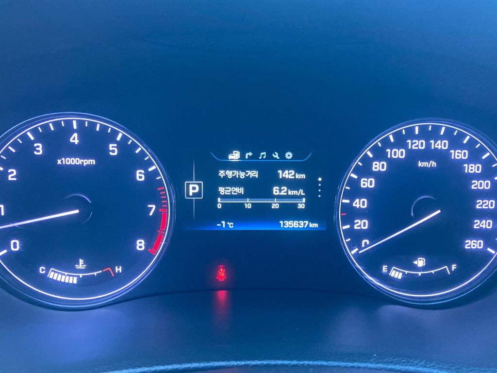 HYUNDAI Genesis - Vista 11