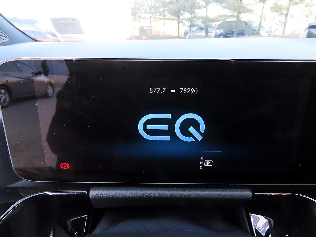 Mercedes Benz EQA - Vista 9