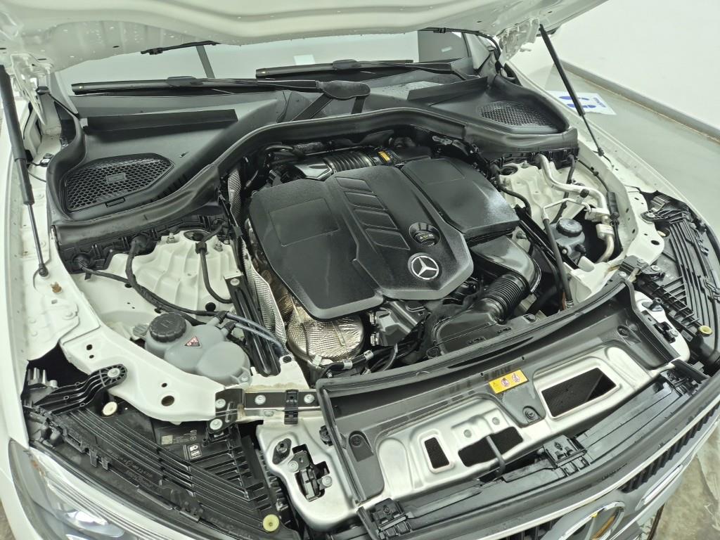 Mercedes Benz GLC Class - Vista 6