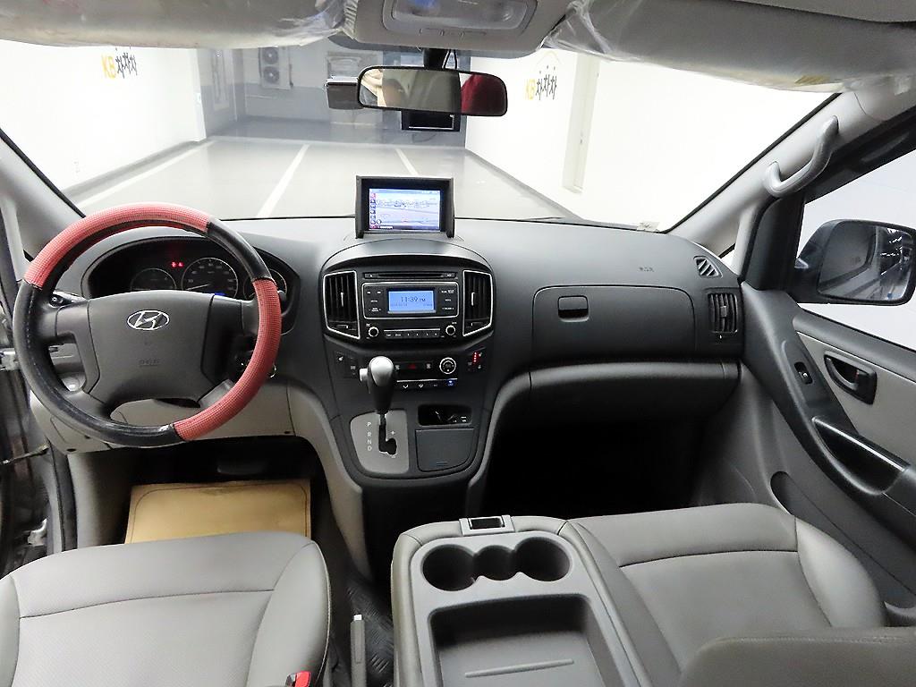 HYUNDAI Starex - Vista 7