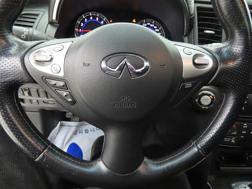 Infiniti FX - Vista 10