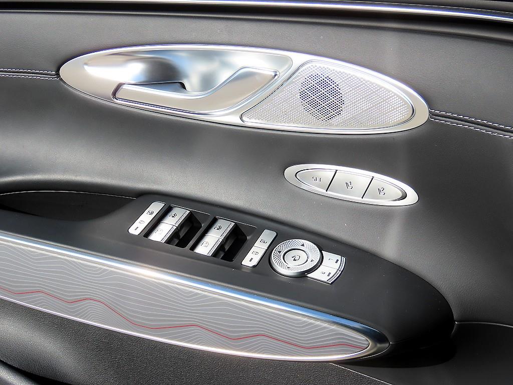 Genesis GV70 - Vista 12