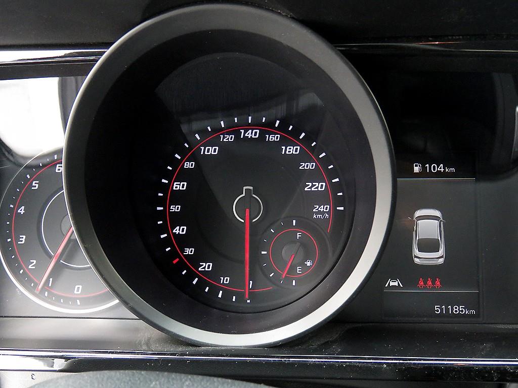 HYUNDAI Avante - Vista 12