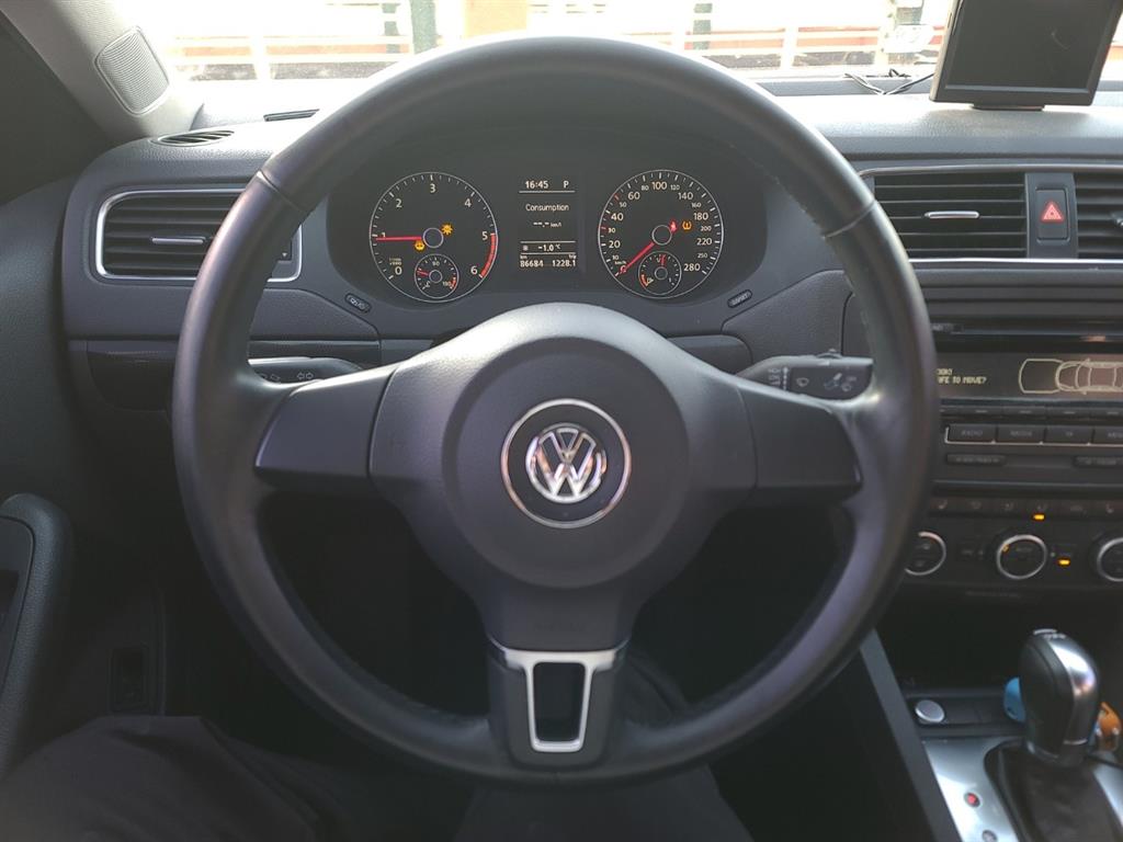 Volkswagen Jetta - Vista 12