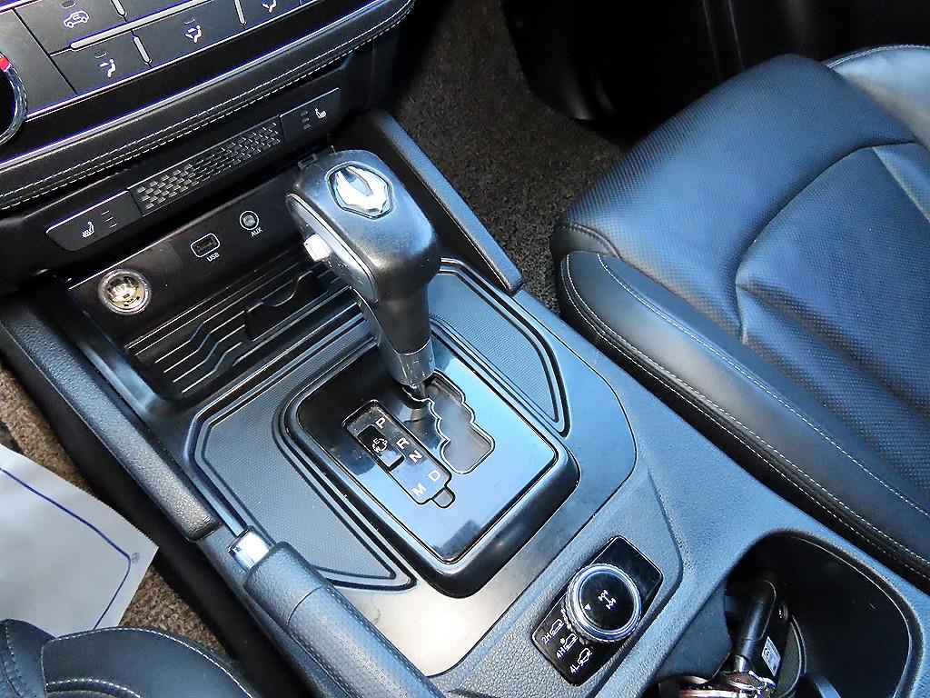 Ssangyong Rexton - Vista 10