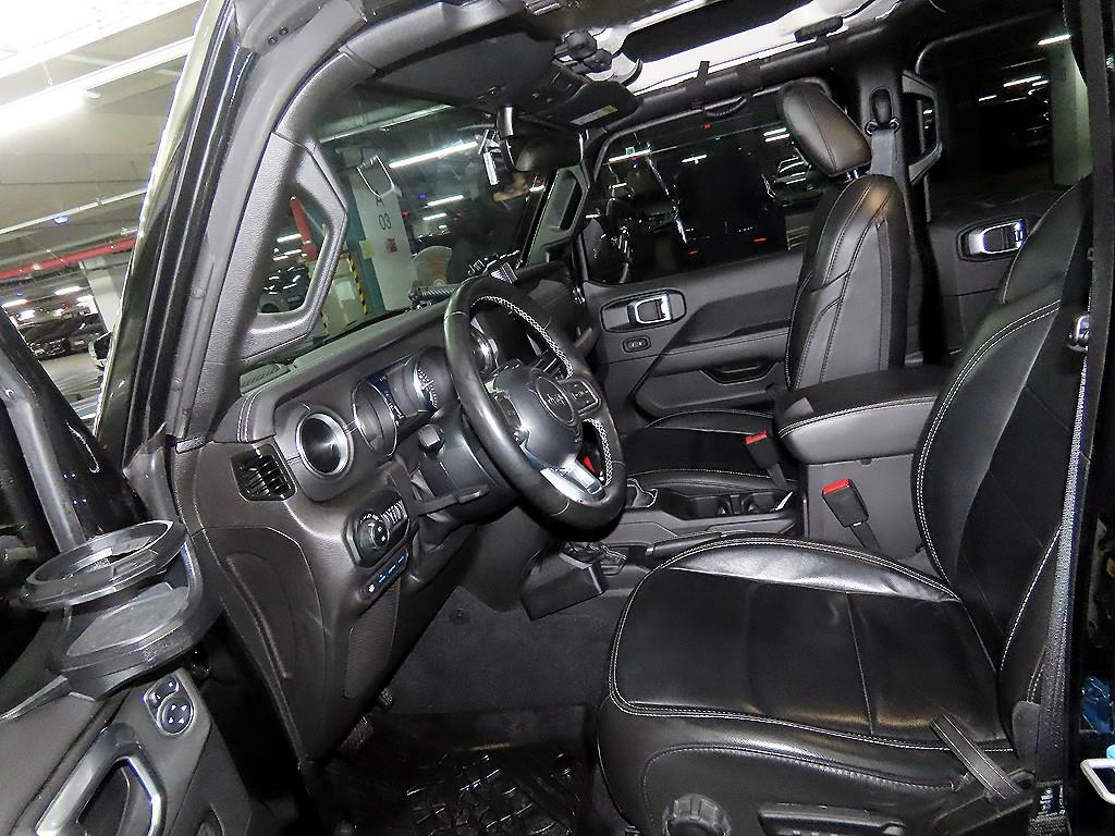 Jeep Wrangler - Vista 6
