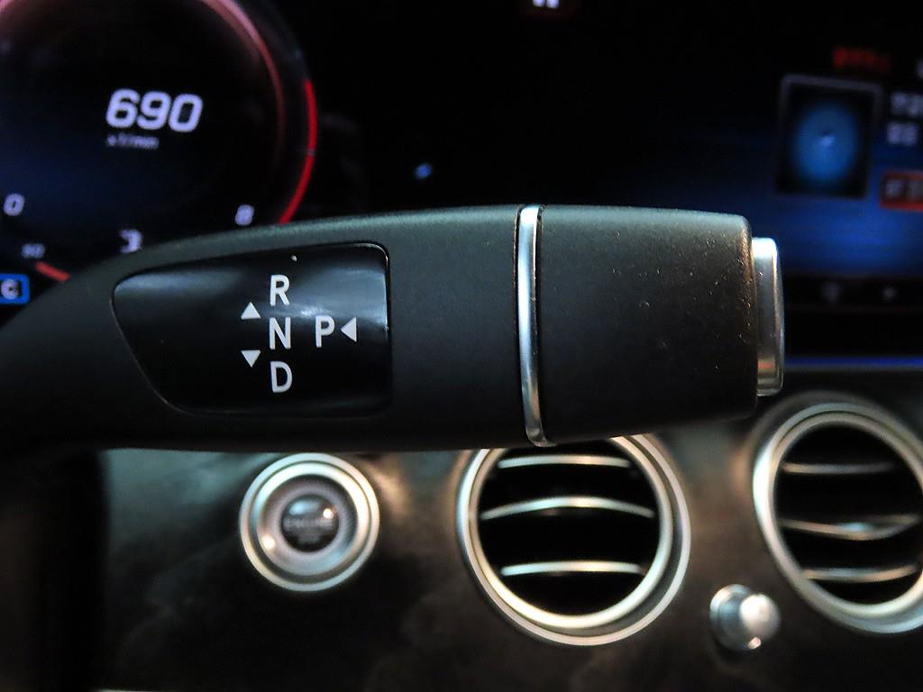 Mercedes Benz E class - Vista 12