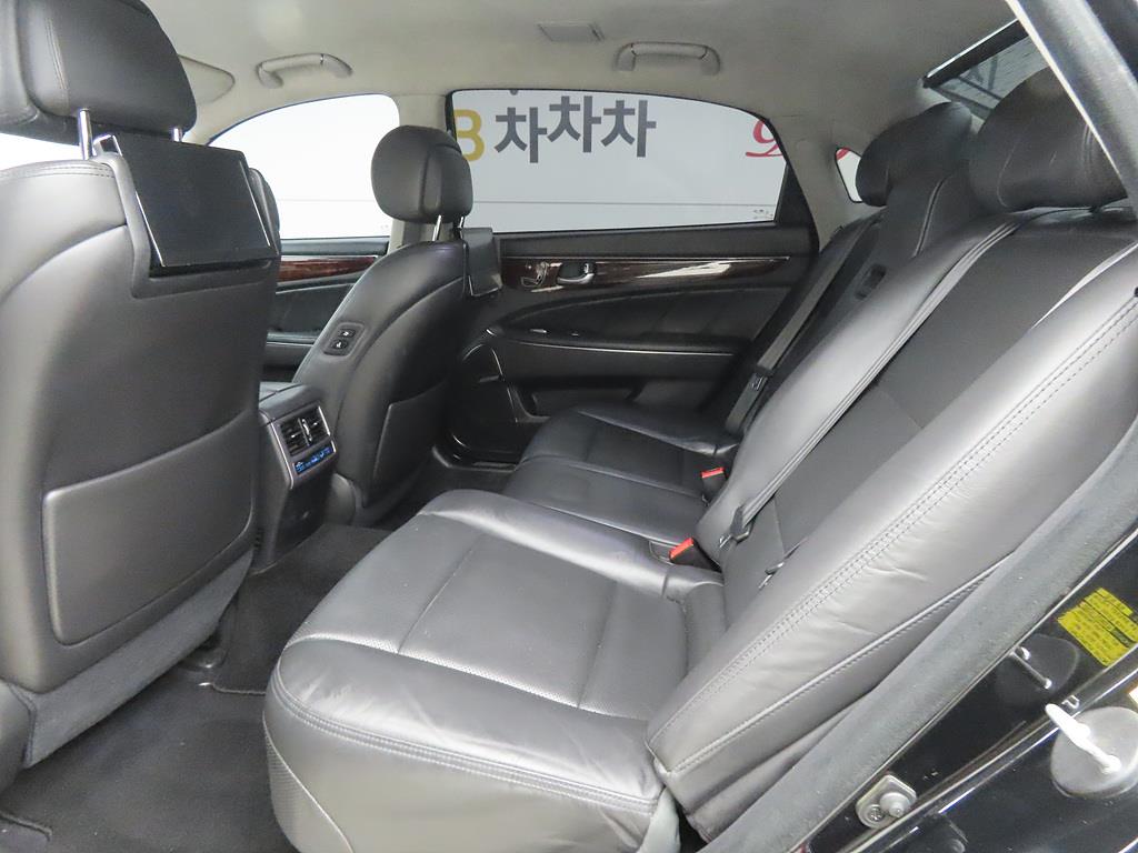 HYUNDAI Equus - Vista 6