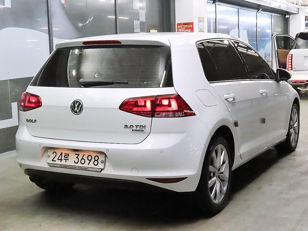 Volkswagen Golf - Vista 4