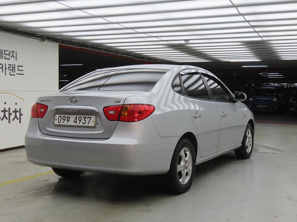 HYUNDAI Avante - Vista 4