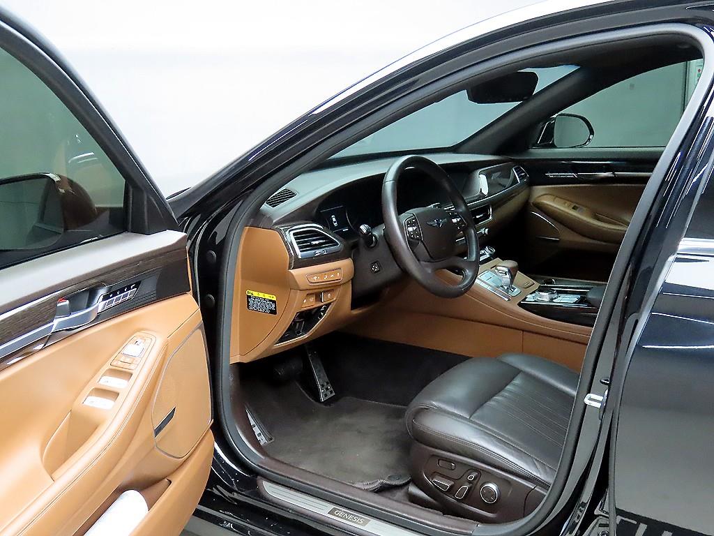 Genesis G90 - Vista 5