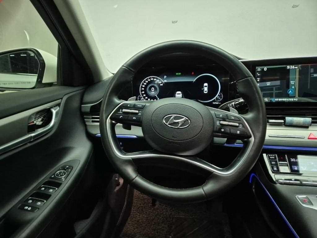 HYUNDAI Grandeur - Vista 9