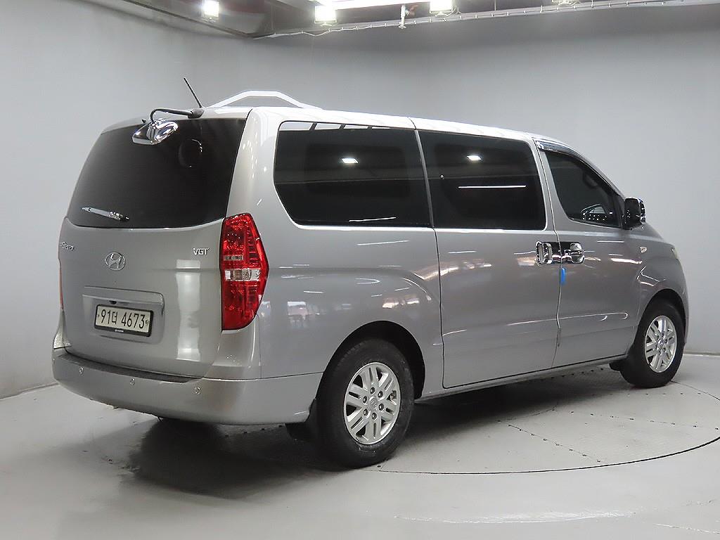 HYUNDAI Starex - Vista 7