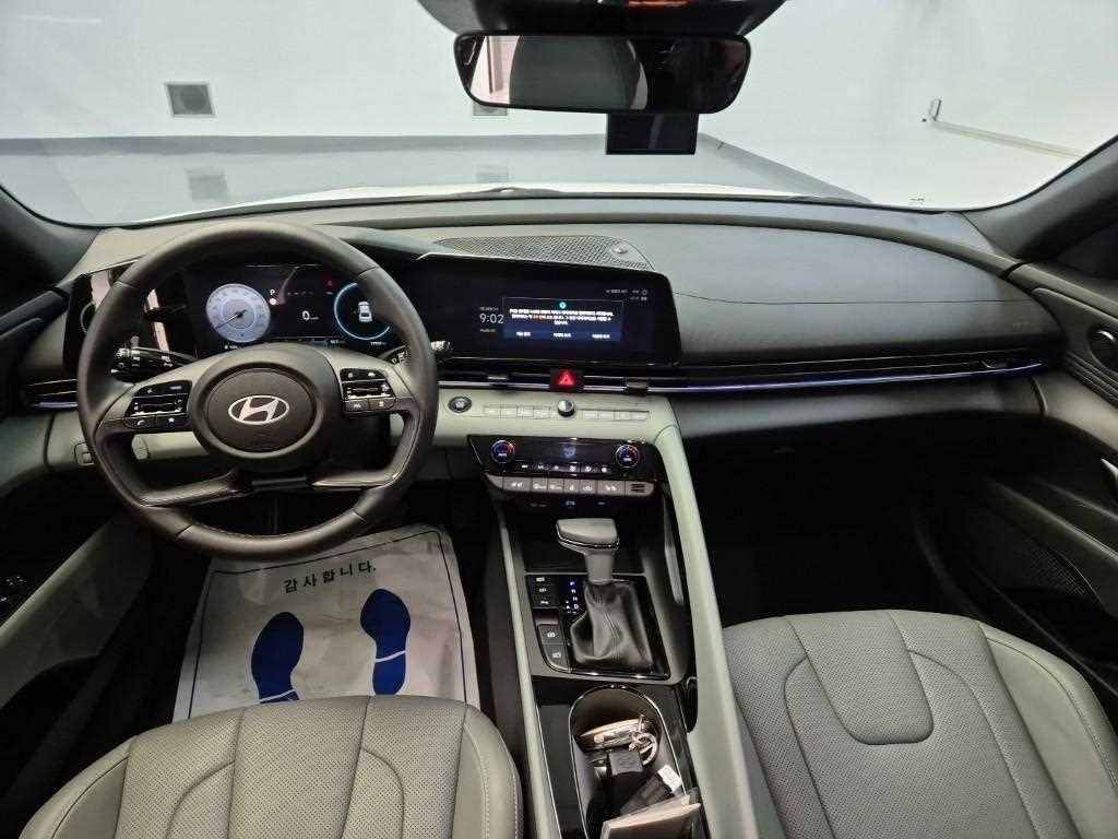 HYUNDAI Avante - Vista 7