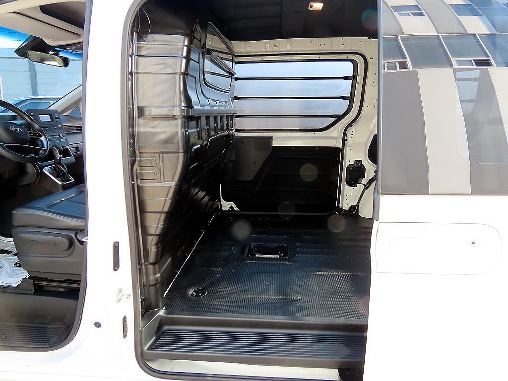 HYUNDAI Staria - Vista 6