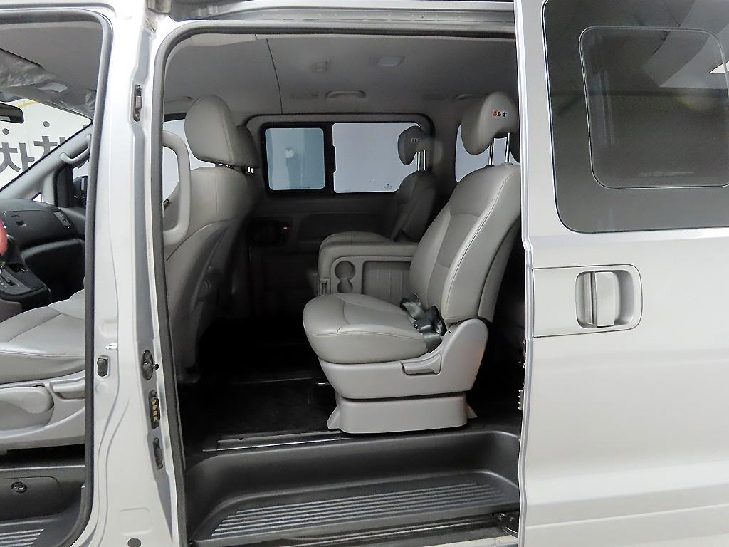 HYUNDAI Starex 2017 Gris - Importación desde Corea - HF Imports Iquique - Foto 13