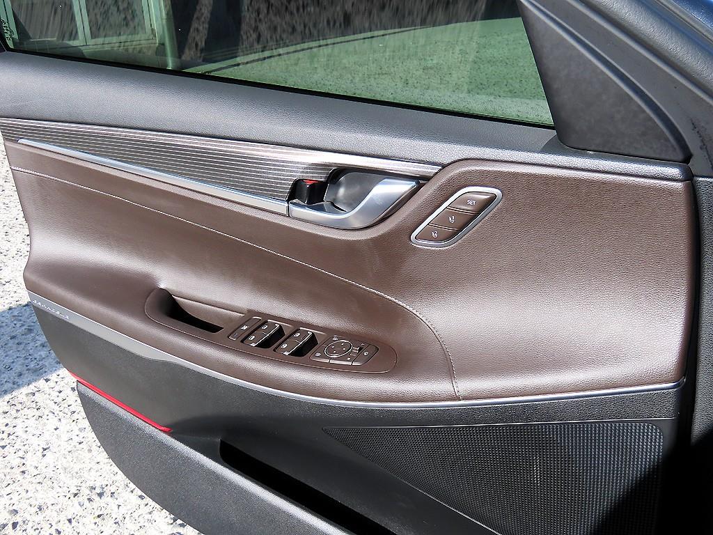 HYUNDAI Grandeur - Vista 12