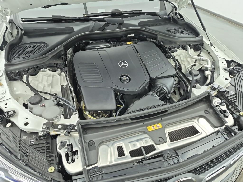 Mercedes Benz GLC Class - Vista 6