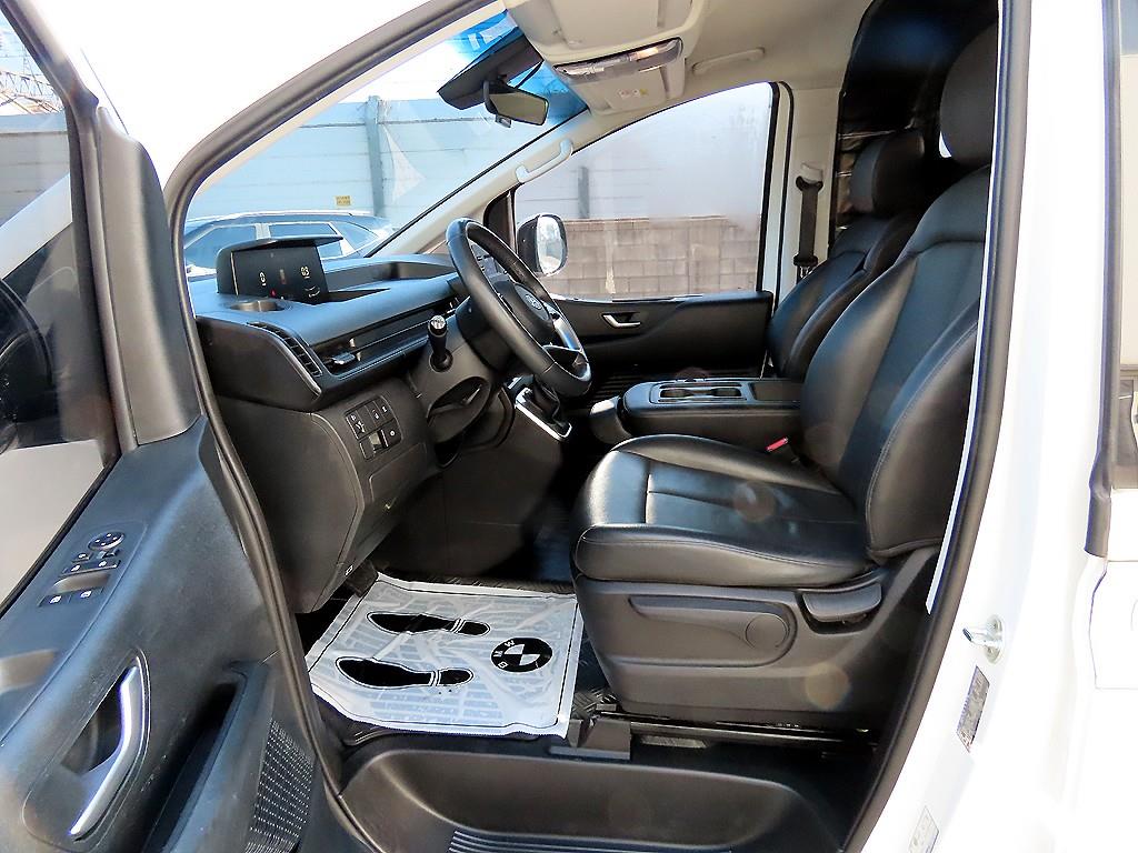 HYUNDAI Staria - Vista 5