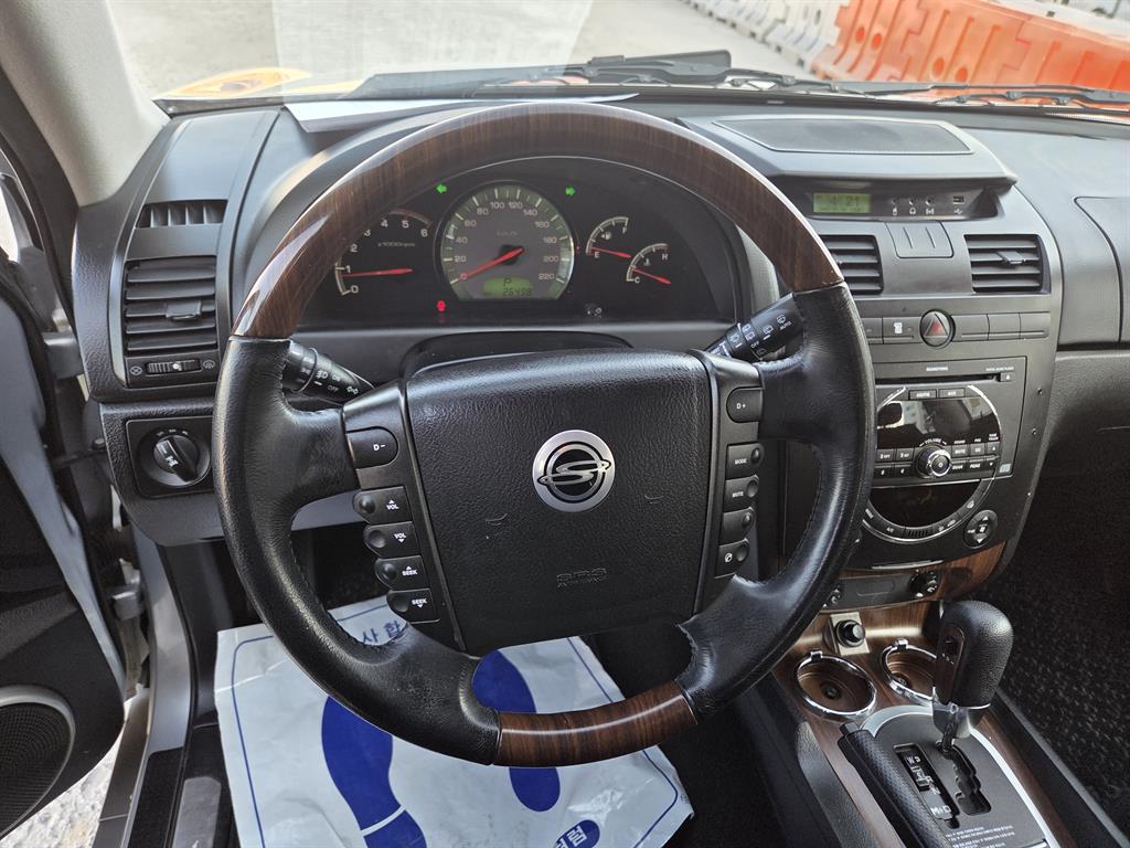 Ssangyong Rexton - Vista 7