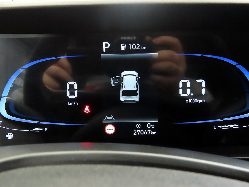 HYUNDAI Casper - Vista 9